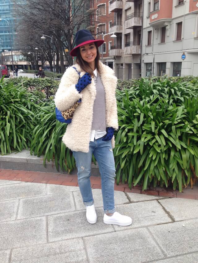 Look01-03